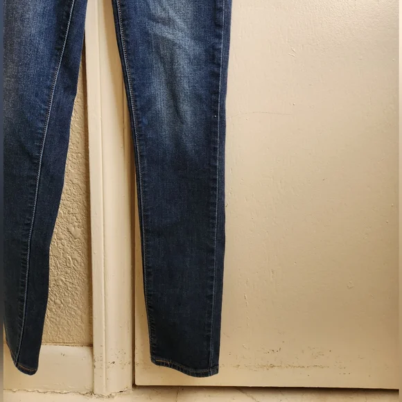 Levi's- 721 High Rise Skinny - Picture 4 of 8